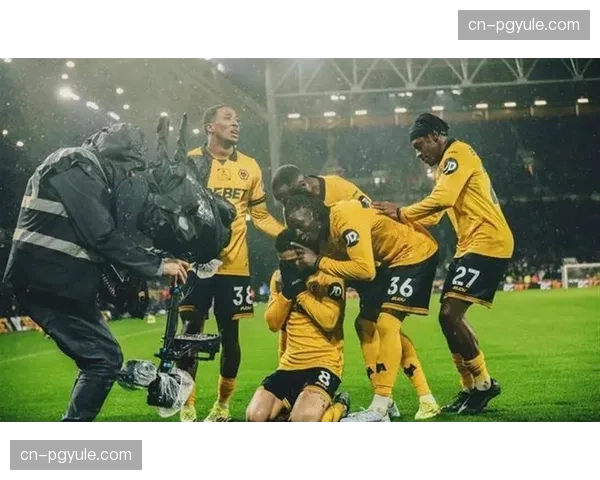 利物浦爆冷负狼队跌至第五，争五格局因黑马搅局愈发混乱